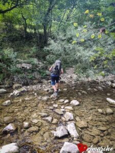 fosso Teria Cagli agriturismi Urbino esperienze trekking