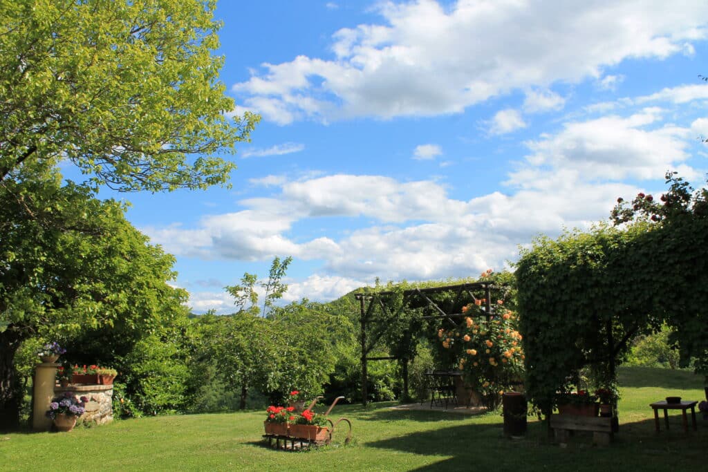 Country House a Urbino casa vacanze nel verde relax panorama colline piscina panoramica agriturismo Urbino nel verde